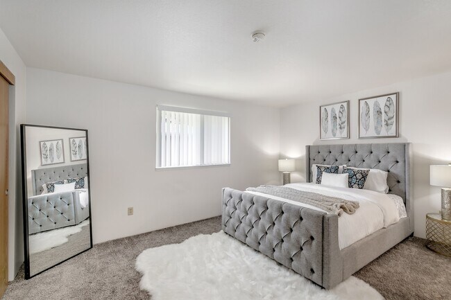 Alder Creek Apartments &amp; Townhomes Vancouver, WA