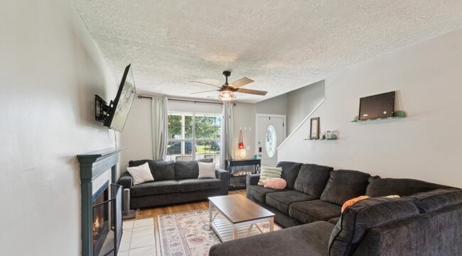 Foto del edificio - New to the market! 3/2 Home in Richmond Hi...