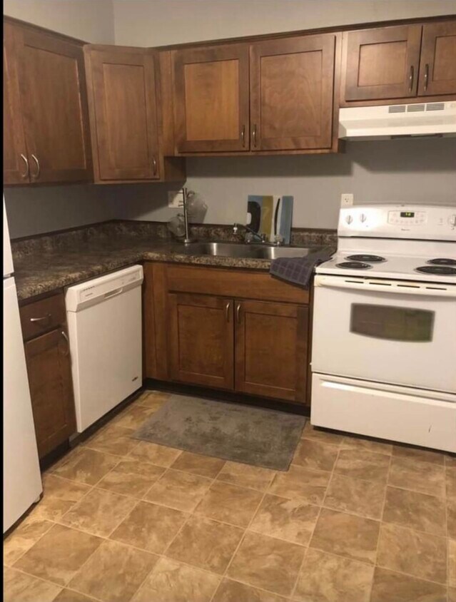 Primary Photo - 285 Robins Rd