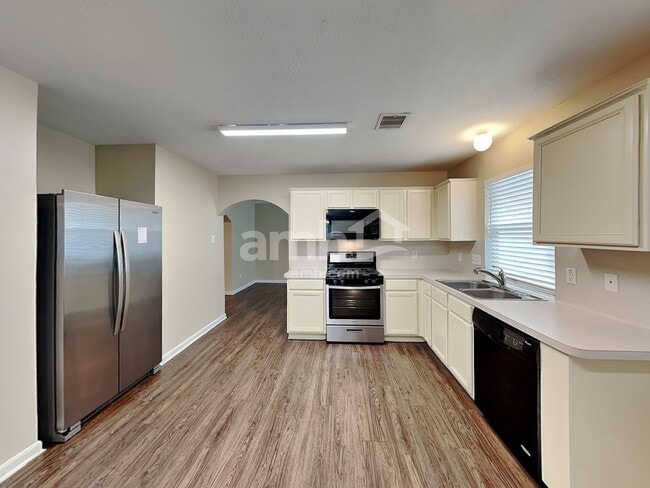 Building Photo - 11010 Heather Bluff Ln