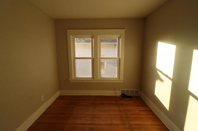Building Photo - 10128 Unity Avenue #Up