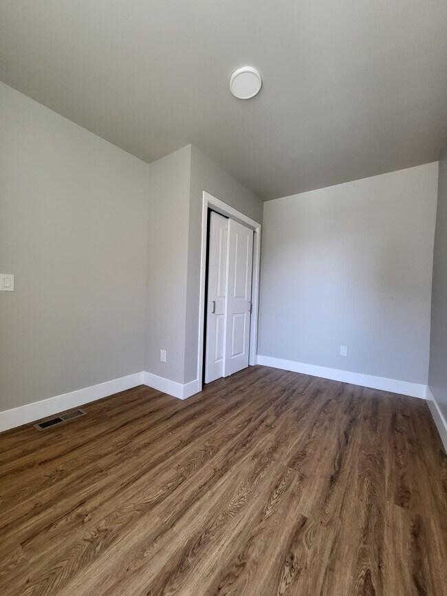 Building Photo - 6212 Chew Ave