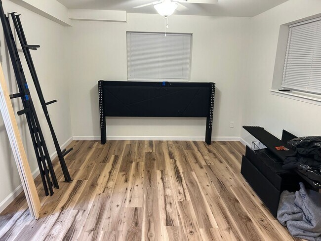 Foto del edificio - 348 McLean Ave