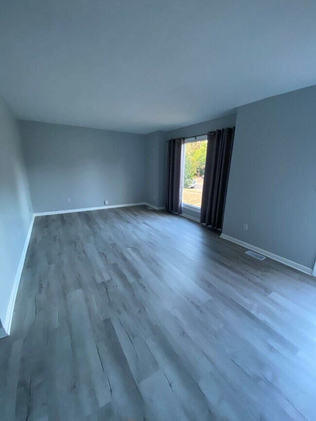 Foto del edificio - Beautifully Remodeled 2-Bedroom Home with ...