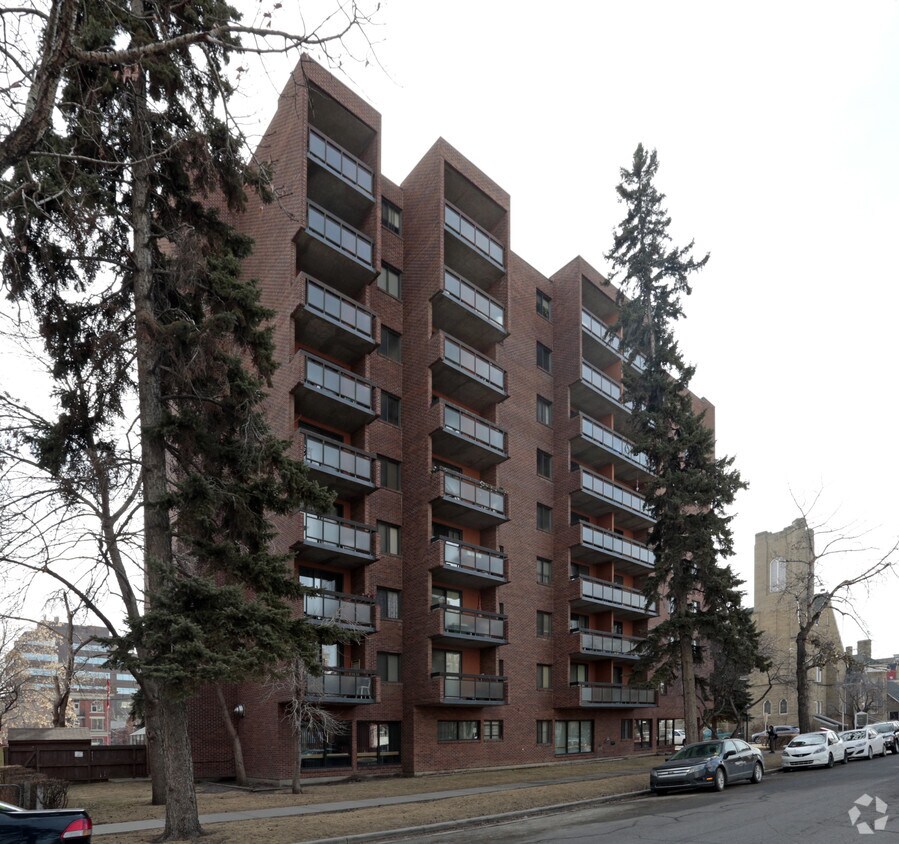 Grace Manor Apartments 1506 9th St SW Calgary, AB