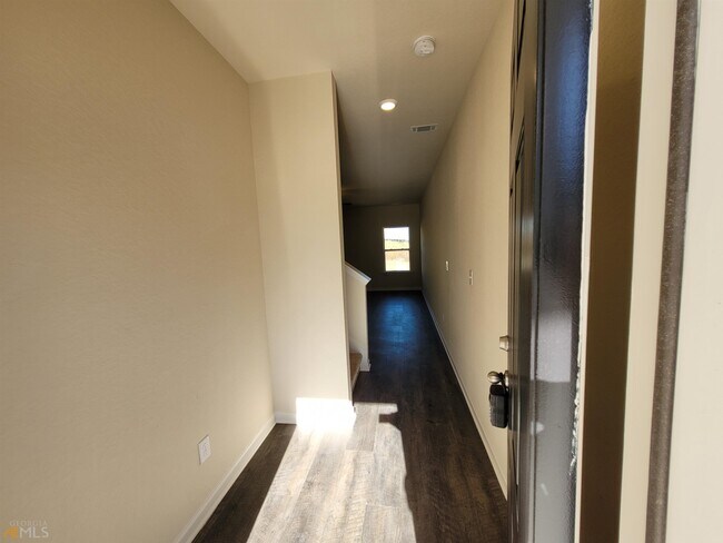 Building Photo - 100 Foley Dr