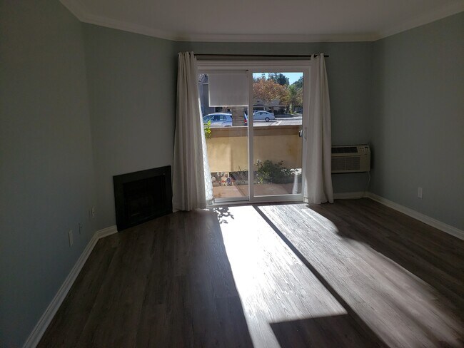 Foto del edificio - 220 Woodland Pky