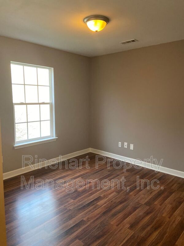 Building Photo - 1694 Baylor Dr