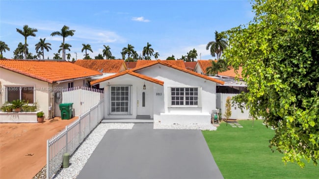 Photo - 8811 NW 112th Terrace House