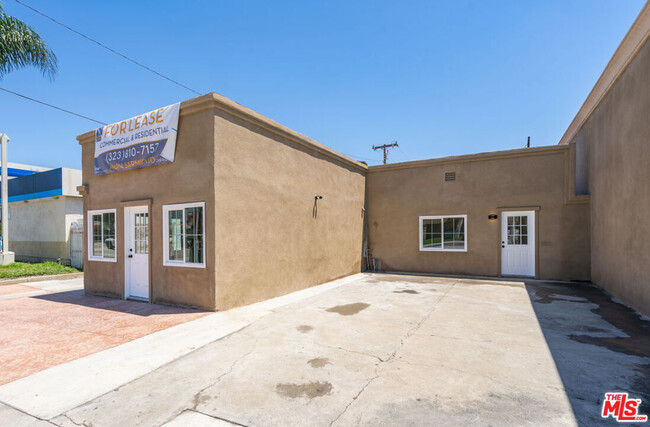 Building Photo - 2742 Santa Anita Ave