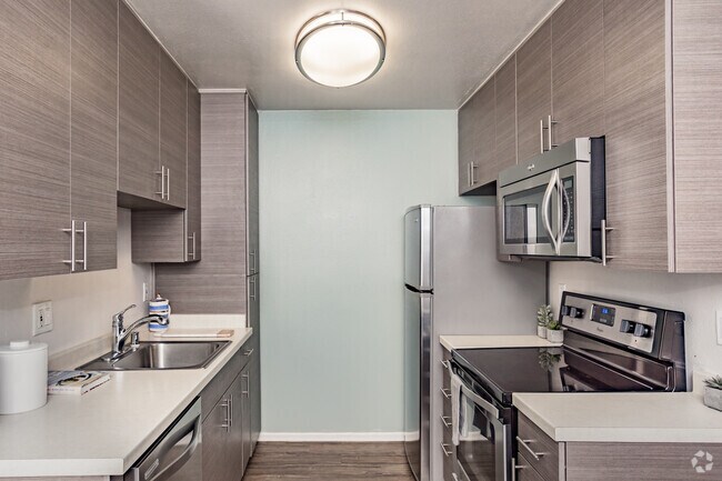 1HAB, 1BA - 750 ft² - Terra at Tustin