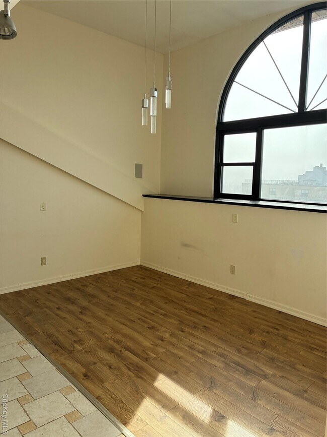 Foto del edificio - 185 W Park Ave