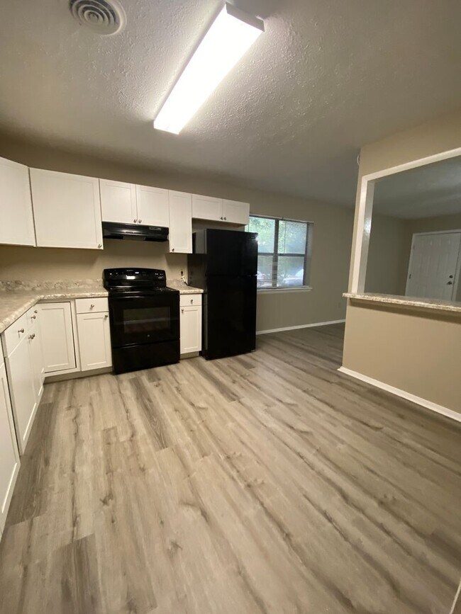 Photo - 1605/1607 Cedar Shoals Dr Apartment