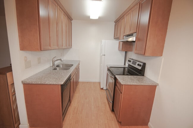 Photo - 936 Kiely Blvd., Unit J House