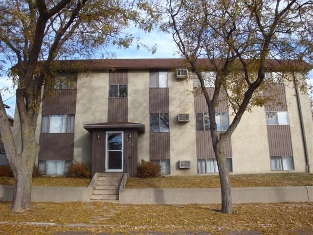 Primary Photo - 724 W 17th St