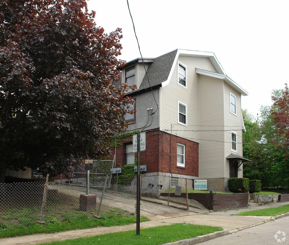 Foto del edificio - 1345 Highbrook St