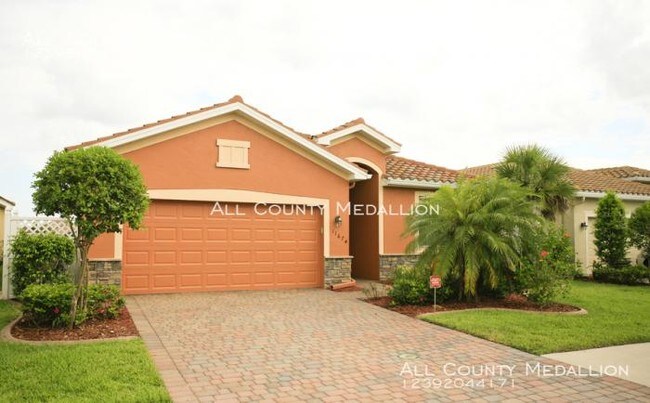 Building Photo - 3 bedroom in Fort Myers FL 33971