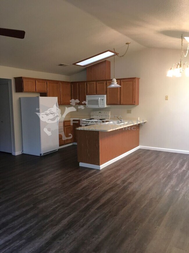 Foto del edificio - 3057 W Queens Cir