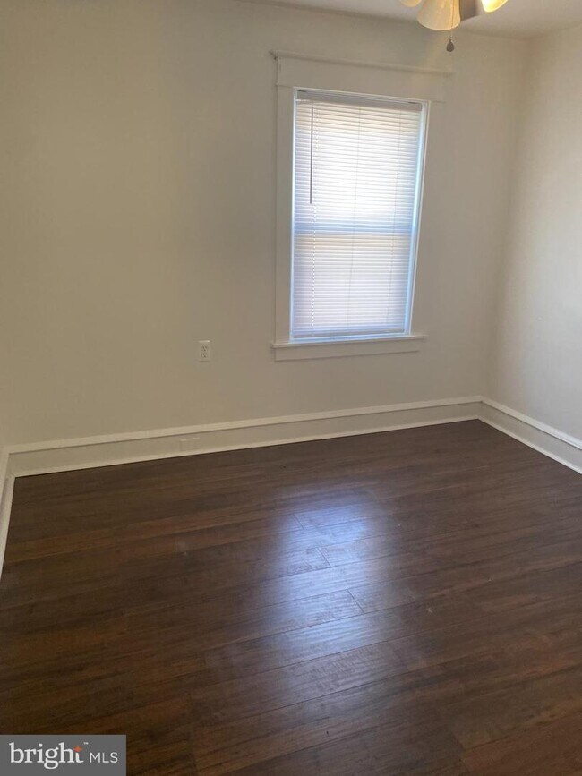 Foto del edificio - 1521 Upland St