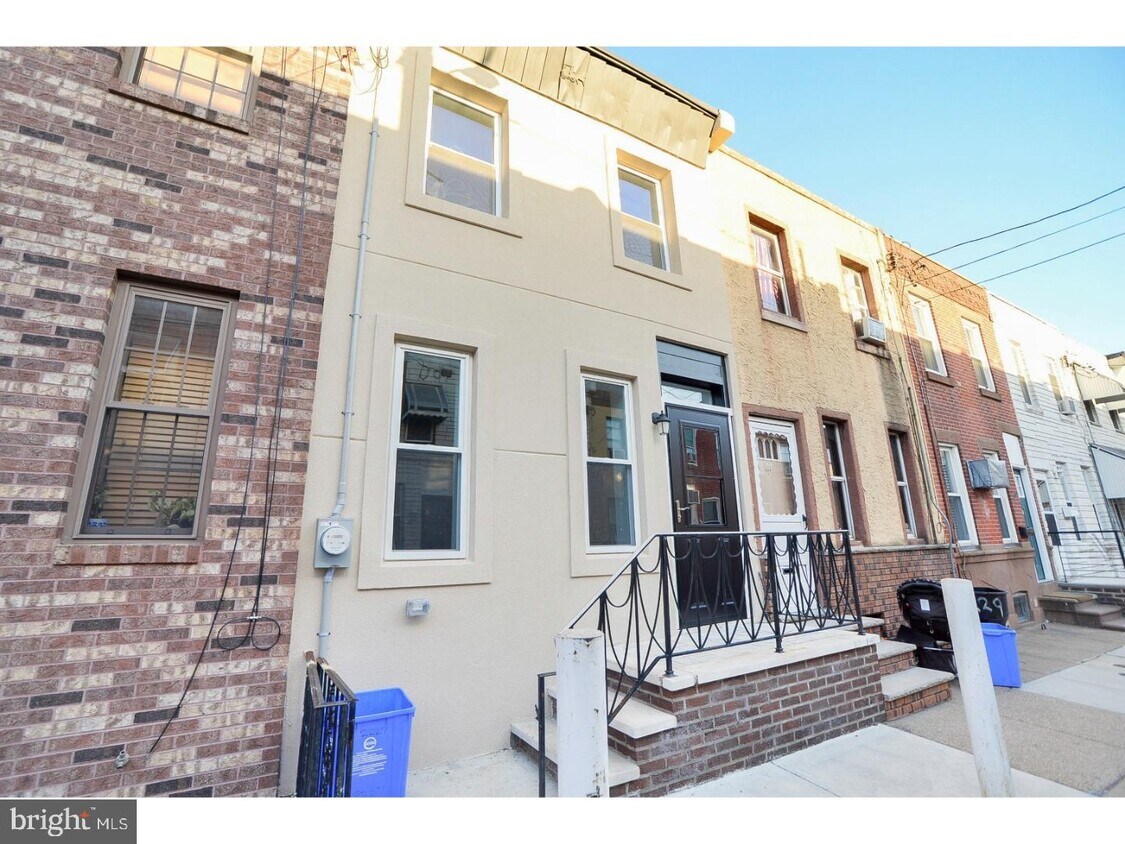 2227 S Clarion St, Philadelphia, PA 19148 Townhome Rentals in