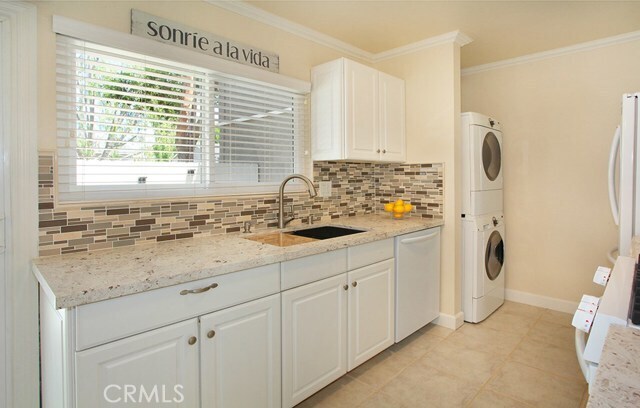Building Photo - 8413 El Arroyo Dr