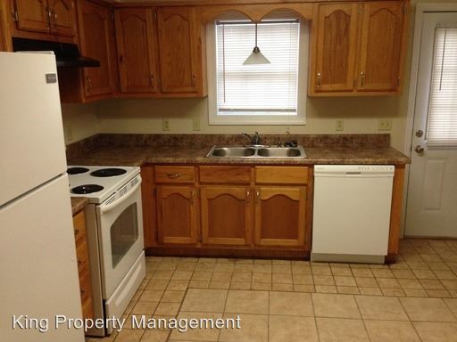 Building Photo - 122 Pine Ln