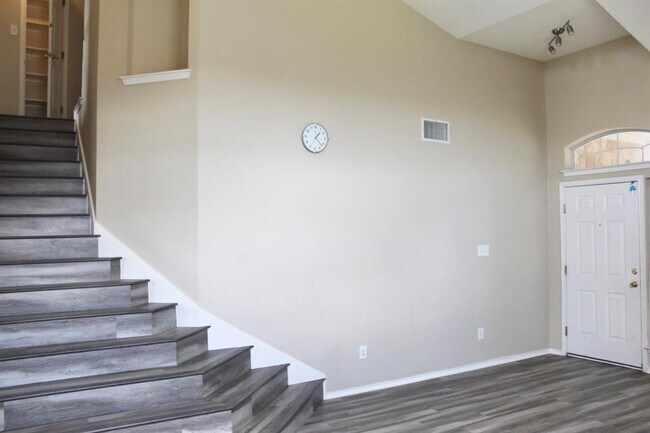 Foto del edificio - 128 Earl Keen St