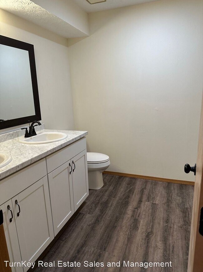 Building Photo - 2 br, 1 bath House - 905 W Edgewood