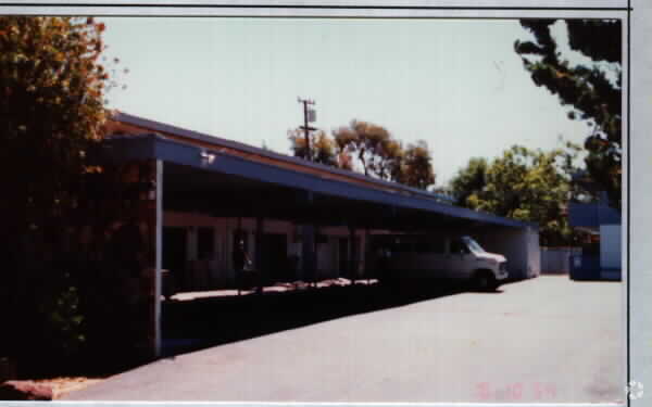 Foto del edificio - 2006 Sierra Rd