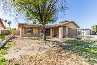 Building Photo - 5227 W Poinsettia Dr