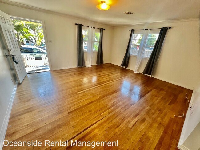 Building Photo - 2 br, 1 bath House - 720 N Ditmar