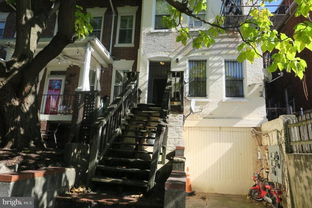 Foto principal - 3545 10th St NW