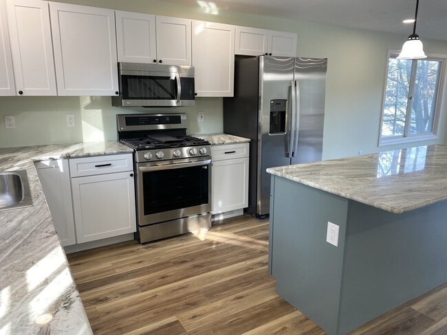 Building Photo - 48 S Shore Dr
