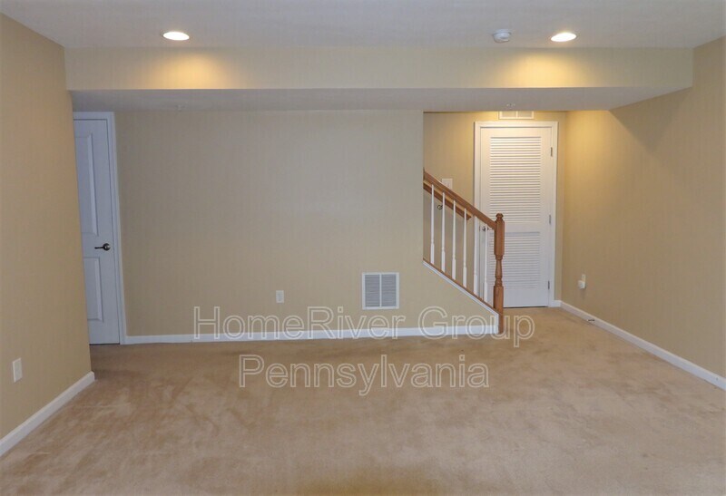 Primary Photo - 105 Maple Ridge Ct