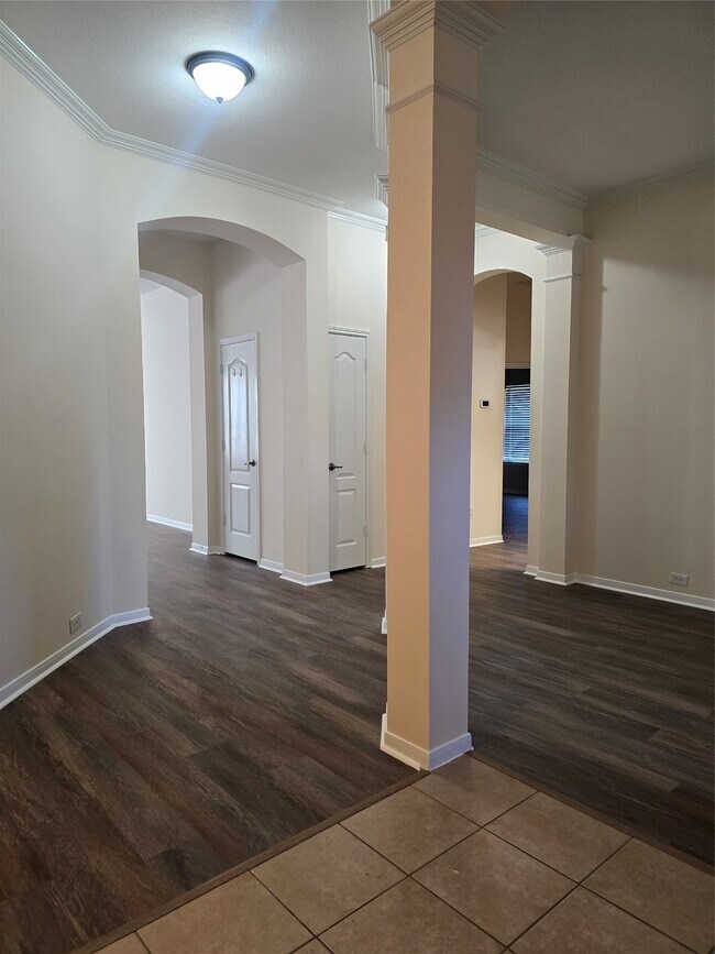 Foto del edificio - 2706 Courtyard Ln