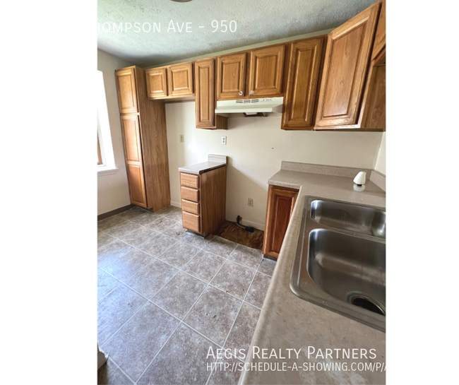 Building Photo - *RENT SPECIAL*HALF OFF 2ND MONTH'S RENT!!*