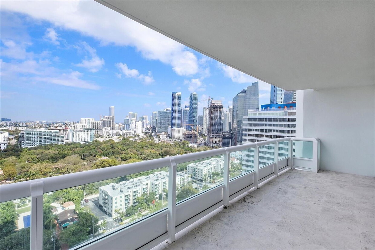 Foto principal - 1643 Brickell Ave