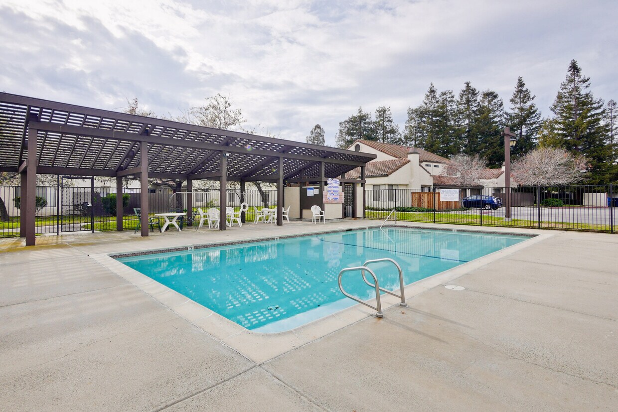 Foto principal - 43660 Monarch Terrace