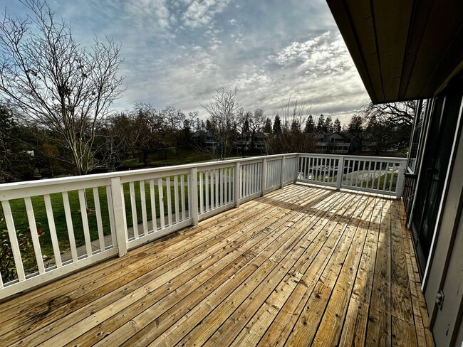 Building Photo - Beautiful Sonoma Greens Home Over Looking ...