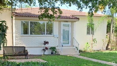 Building Photo - 1241 Wren Ave