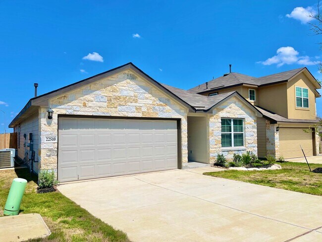 Building Photo - 4 Bedroom 2 bath 1 Story Home