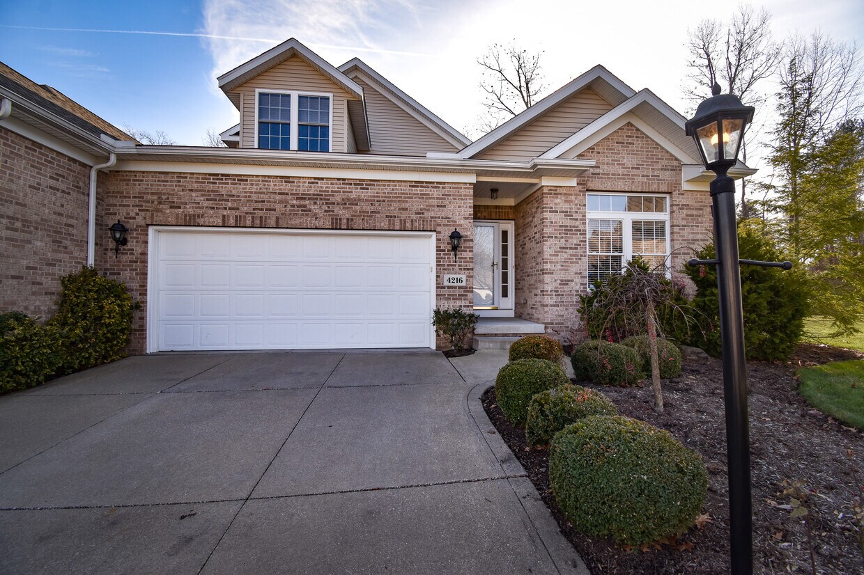 4216 Meadowcreek Ln, Akron, OH 44321 House Rental in Akron, OH