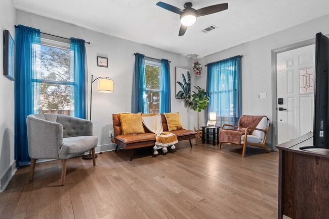 Foto del edificio - 2 Mead Dr