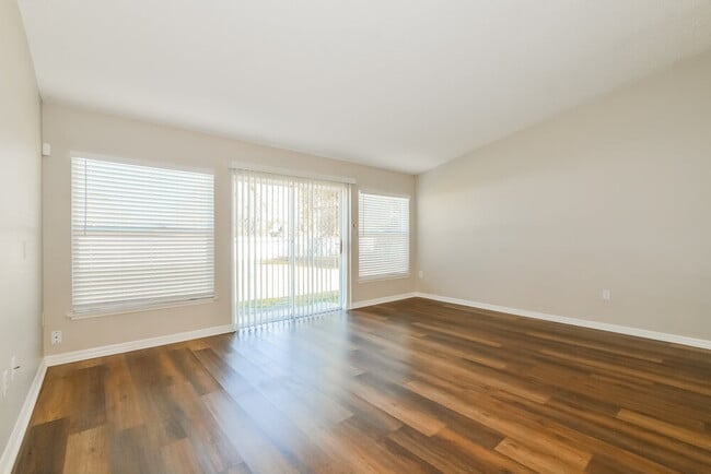 Foto del edificio - 232 Tiffany Ct