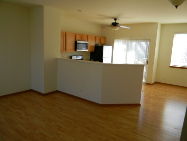 Building Photo - 1542 Sauganash Ct