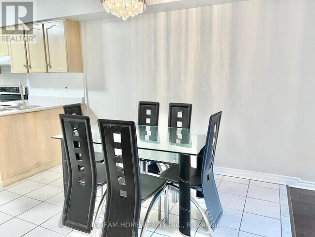 Photo du bâtiment - 137 Kimono Crescent