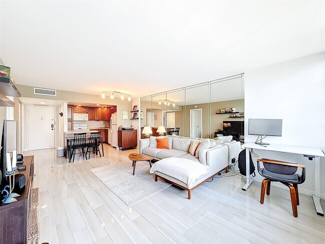 Foto del edificio - 2741 Taft St