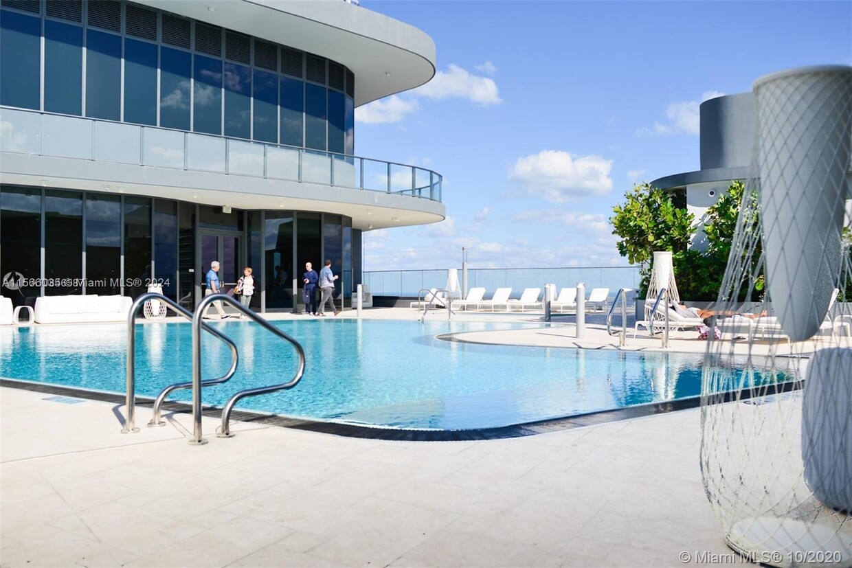 Primary Photo - 1000 Brickell Plaza