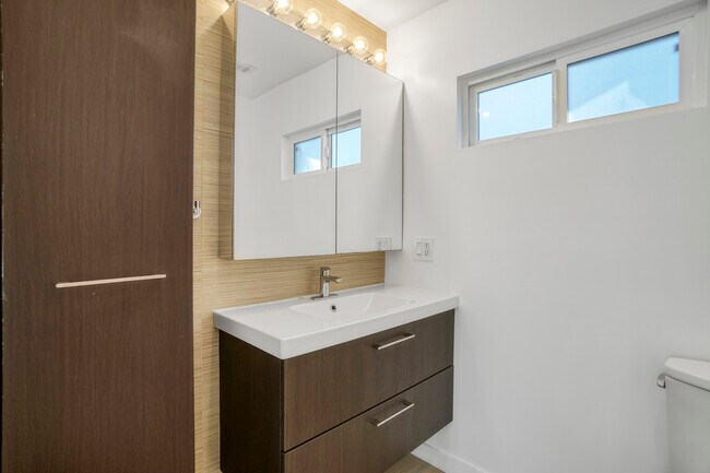 Foto del edificio - 38 Sunset Ave