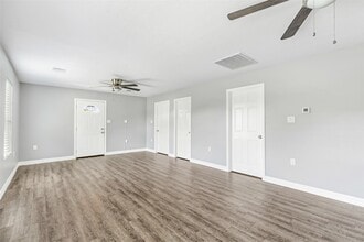 Building Photo - 520 E Defee Ave